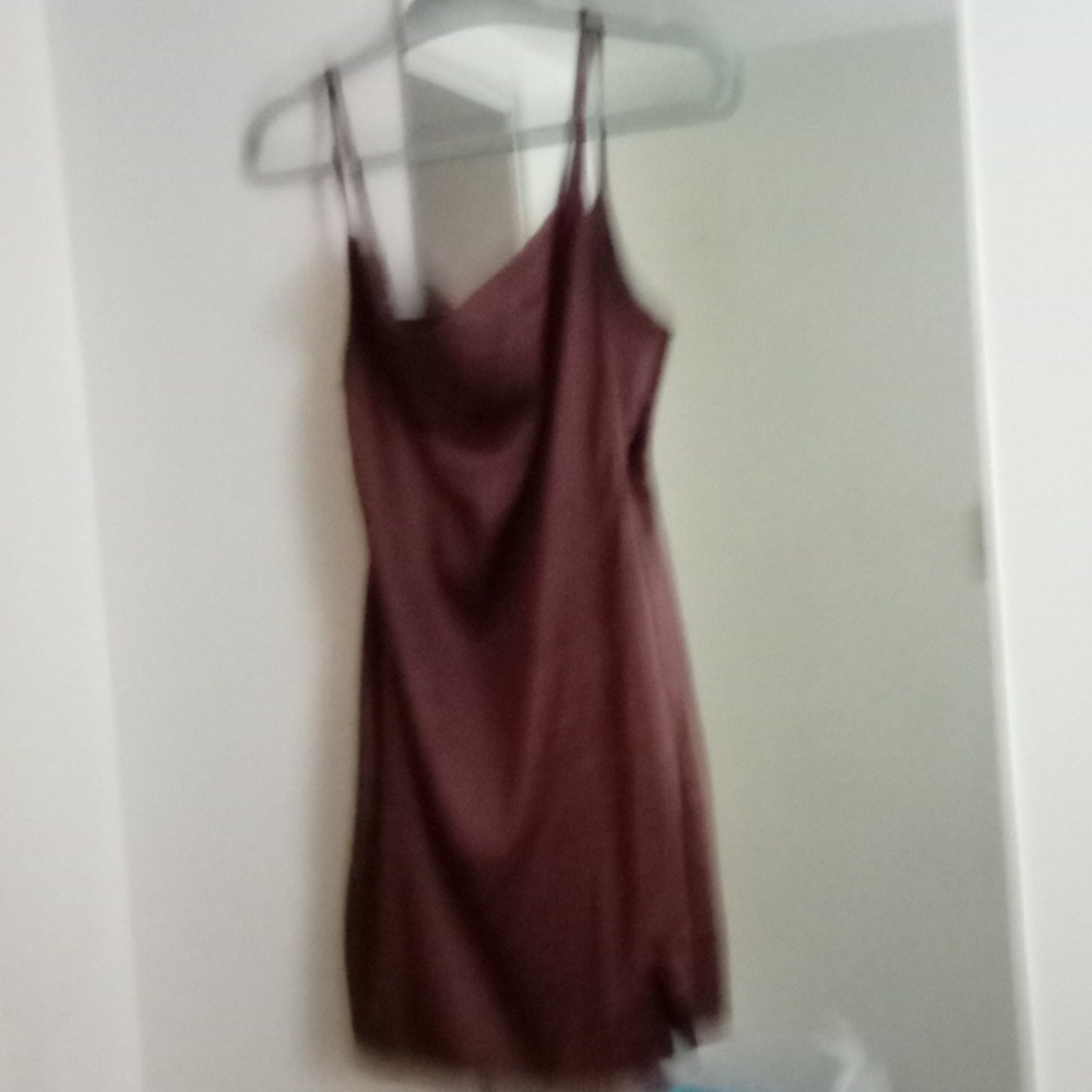 Burgundy spaghetti strap dress 👗